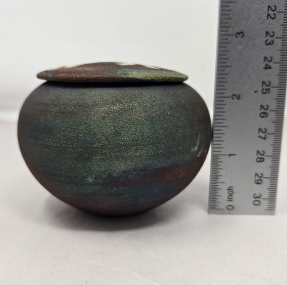 J. Diller Raku Pottery Trinket Holder or Decoration Glazed Crackle Buffalo Top - Picture 9 of 12